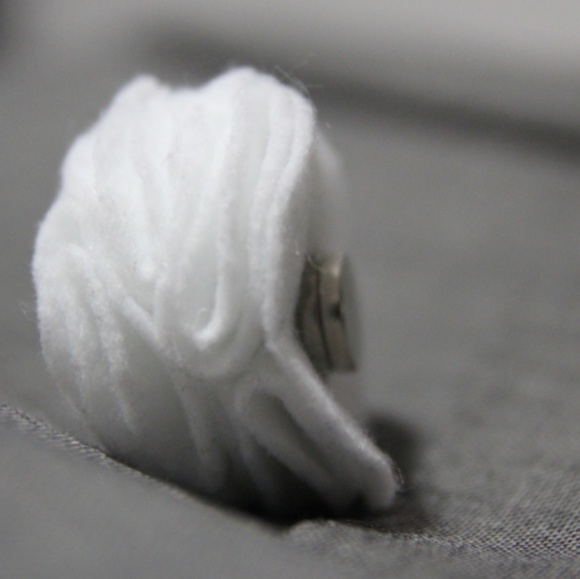 Magnetic Lapel Flower - Picture 3 of 4